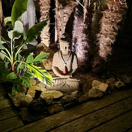 Le Jardin Des Portes Bed & Breakfast *