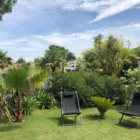 Le Jardin Des Portes Bed & Breakfast 4*
